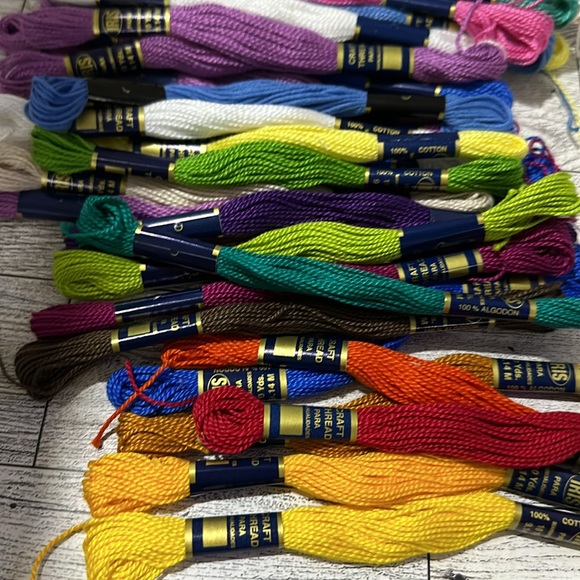 Huge multi colored floss craft friendship bracelet embroidery yarn lot of 66 - Picture 2 of 4